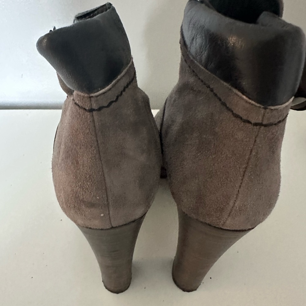 boots - Picture 2 of 5
